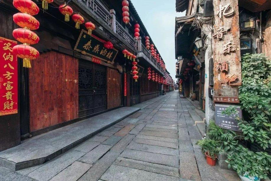 意大利威尼斯狂欢节开幕，“贡多拉”梦幻巡游